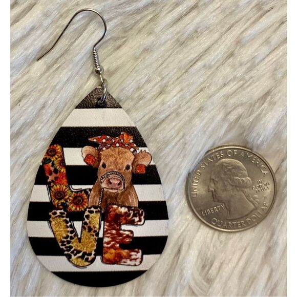NEW Shabby Chic Farmhouse Black Stripe “LOVE” Flower Cow Earrings - Picture 3 of 4